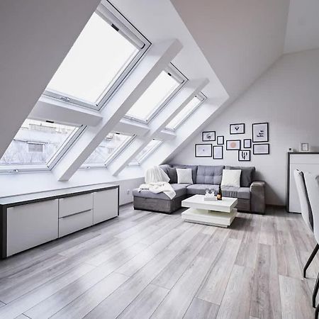 Luxury Apartment In The City Center Pressburg Exterior foto