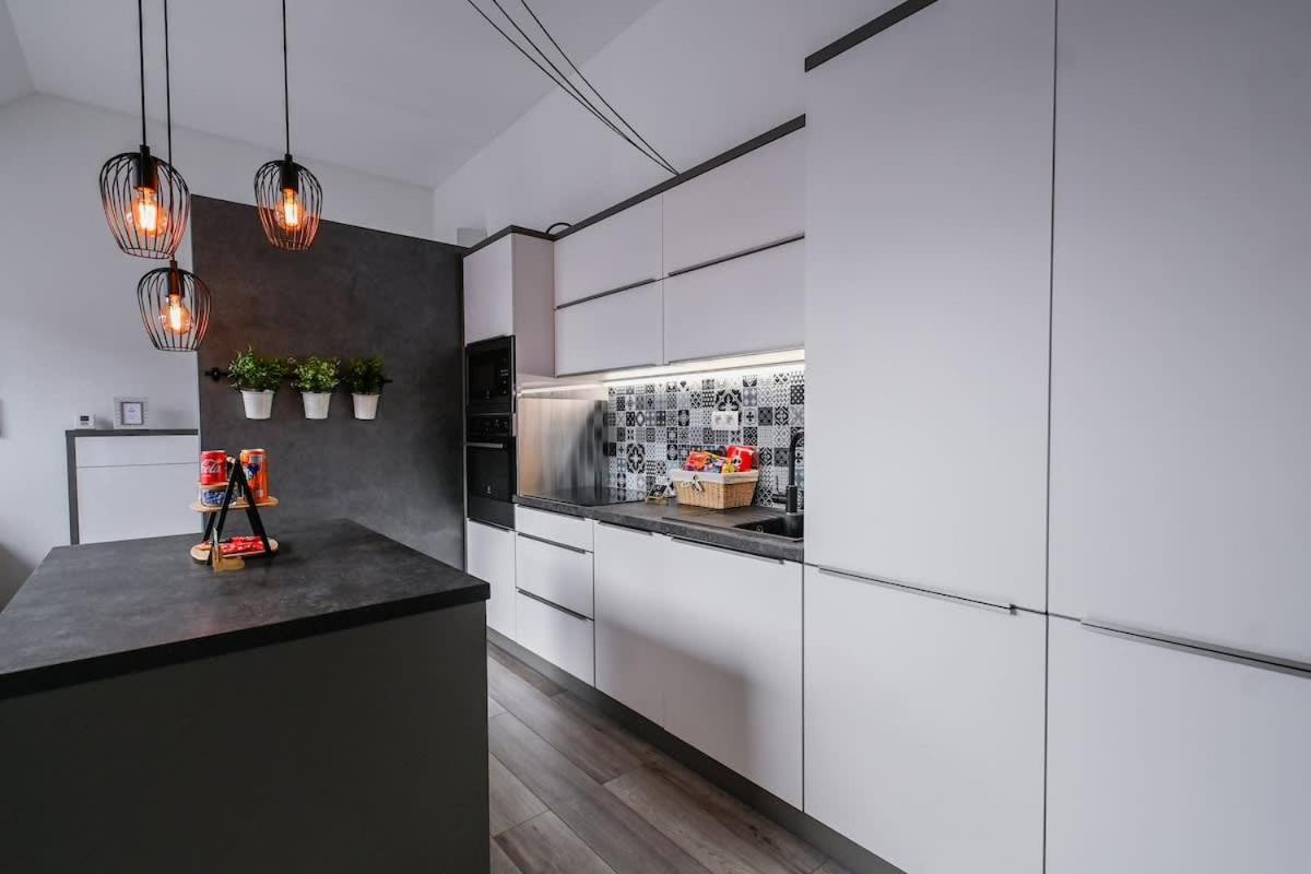 Luxury Apartment In The City Center Pressburg Exterior foto